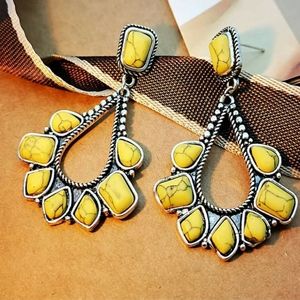 Yellow cracked stone earrings